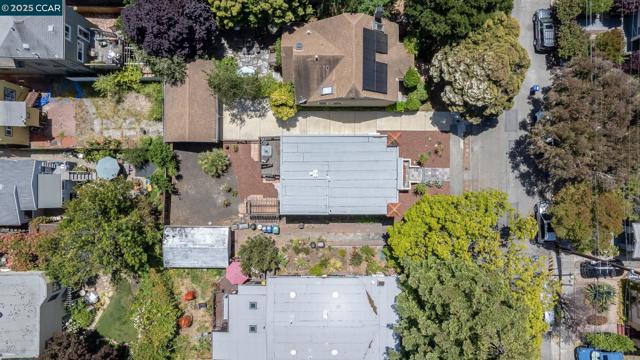 837 San Carlos Ave, Albany CA: https://media.crmls.org/mediaz/58de351f-984d-4672-a9ab-d2b26d0f9eb1.jpg