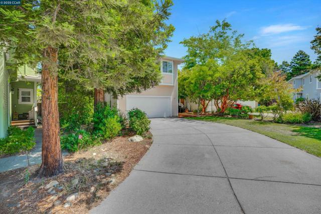 123 Williamson Ct, Martinez CA: https://media.crmls.org/mediaz/58dea113-da41-4f6e-a2f6-ff26f057e0ed.jpg