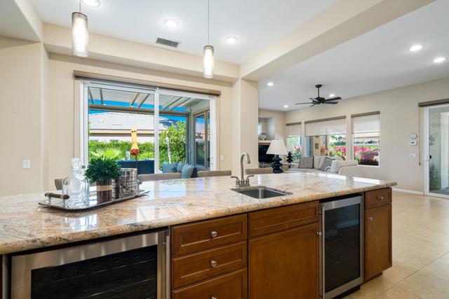 81139 Laguna Court, La Quinta CA: https://media.crmls.org/mediaz/58dea700-e1d6-426f-a142-278d5752589f.jpg