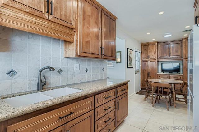 6370 Lake Kathleen Avenue, San Diego CA: https://media.crmls.org/mediaz/58df3e23-4ea5-4e30-bedf-992ff10a34b7.jpg