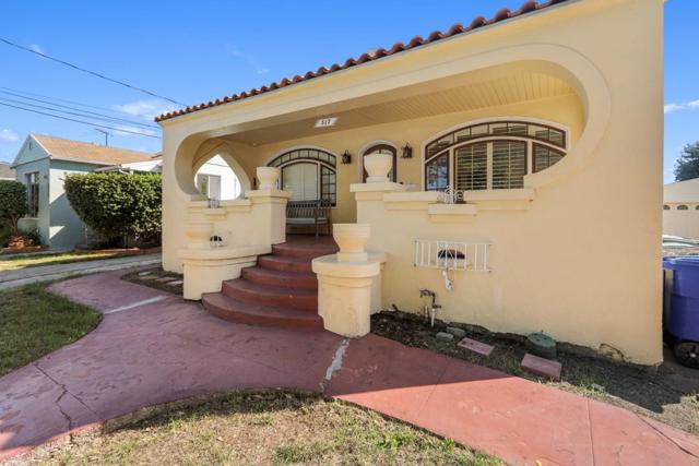 517 Dolores Avenue, San Leandro CA: https://media.crmls.org/mediaz/58dfbc91-bdac-4b74-8ad3-ee416ecece9c.jpg