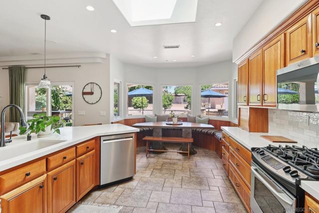 16112 Arena Drive, Ramona CA: https://media.crmls.org/mediaz/58dfbf09-d6fd-405e-8ac7-17fd9b9fd631.jpg