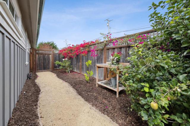 484 Poplar Street, Half Moon Bay CA: https://media.crmls.org/mediaz/58dfd625-3f29-4e23-806b-6e9e991c8c5a.jpg