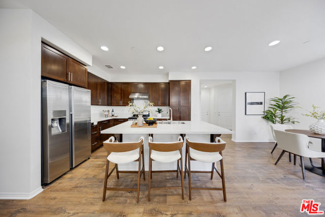 19 Linden Lane, Temple City CA: https://media.crmls.org/mediaz/58e098b6-797f-4c2d-860e-dac418e7e7ca.jpg