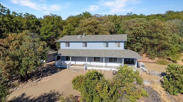 40101 Tassajara Road, Carmel Valley CA: https://media.crmls.org/mediaz/58e14850-6e9e-42b3-bdd8-f82fb738fa1d.jpg