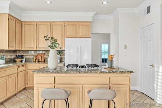 45703 Calle Ayora, Temecula CA: https://media.crmls.org/mediaz/58e165db-124d-4d83-8973-e20715925664.jpg