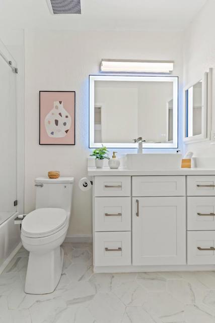 25192 Copa Del Oro Drive, Hayward CA: https://media.crmls.org/mediaz/58e1f2d6-c6d6-4433-aee7-9298c3384384.jpg