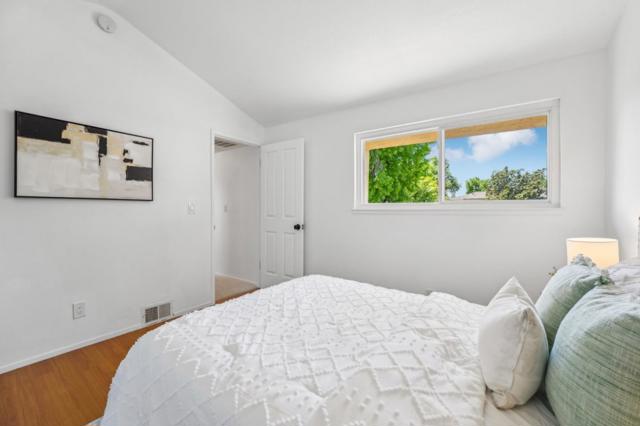 125 Connemara Way, Sunnyvale CA: https://media.crmls.org/mediaz/58e26cc1-96b0-4fe6-a66d-91e222c920b0.jpg