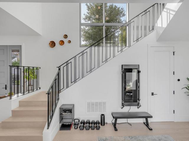 60 Glengarry Way, Hillsborough CA: https://media.crmls.org/mediaz/58e28715-fde7-45a4-bd25-7d1ead38b7f6.jpg