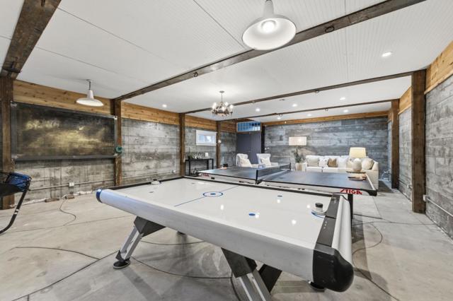 1353 Edgewood Road, Redwood City CA: https://media.crmls.org/mediaz/58e45ae4-2f86-4c66-83ef-100bd3cc2c93.jpg