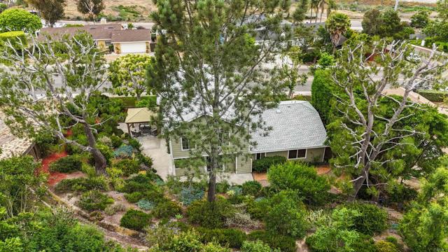 915 Lake Ridge Drive, San Marcos CA: https://media.crmls.org/mediaz/58e4aa81-2ff6-4faa-8622-eb73d8ebea31.jpg