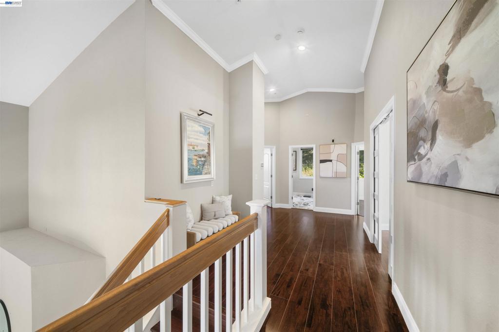 https://media.crmls.org/mediaz/58e531a0-1eee-46e2-ae0e-89ba88b9f0e7.jpg?preset=X-Large