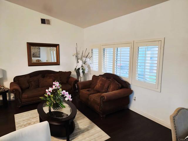 Detail Gallery Image 4 of 12 For 1268 J B Rodriguez St, Calexico,  CA 92231 - 5 Beds | 3 Baths