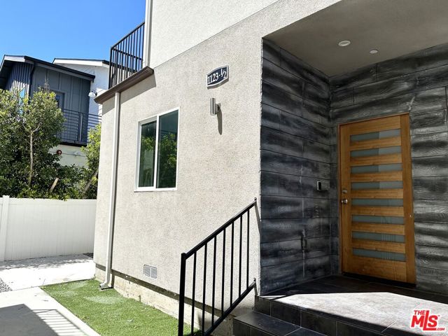 1123 Browning Boulevard, Los Angeles CA: https://media.crmls.org/mediaz/58e5b2e4-9198-4037-b22d-1435d3866754.jpg