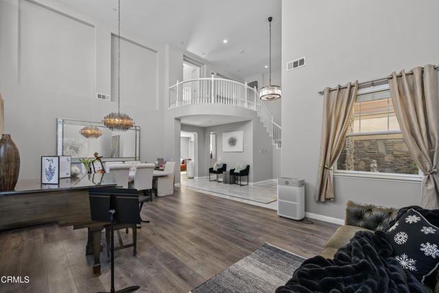 2012 Keltic Lodge Drive, Oxnard CA: https://media.crmls.org/mediaz/58e5f86f-7262-4b30-b2d1-57d7c44bb43f.jpg