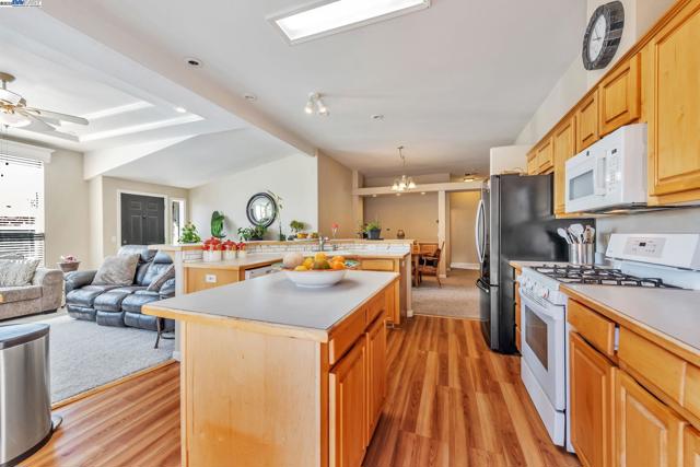 3698 Braden Road, Camino CA: https://media.crmls.org/mediaz/58e618c3-768f-450b-81a7-0b8b24ba7758.jpg