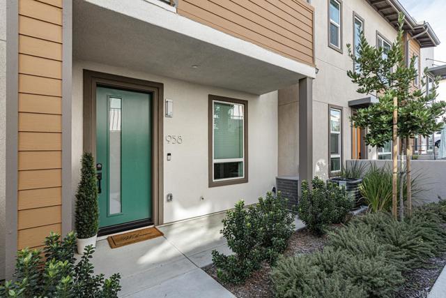 Detail Gallery Image 32 of 43 For 958 Foxwood Ln, Vista,  CA 92081 - 1 Beds | 2 Baths