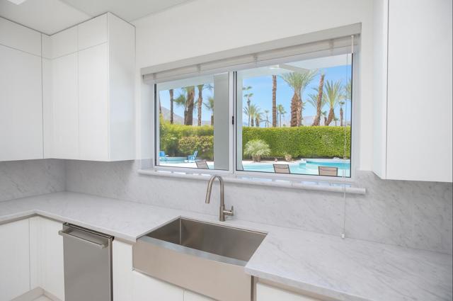 64910 Montevideo Way, Palm Springs CA: https://media.crmls.org/mediaz/58e6e360-40d4-4daf-9d27-0bf4a4490af6.jpg