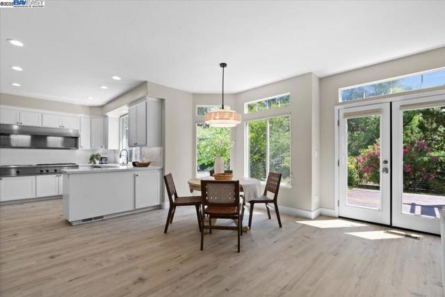 318 Montoya Way, Danville CA: https://media.crmls.org/mediaz/58e6e456-0419-45b0-9277-bf62b7444edf.jpg