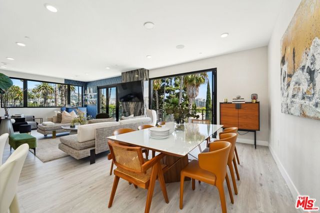 137 N Doheny Drive, West Hollywood CA: https://media.crmls.org/mediaz/58e6ed3e-c7b9-42b6-b339-4561d5908e77.jpg