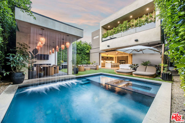 347 N Alfred Street, Los Angeles CA: https://media.crmls.org/mediaz/58e73d74-b072-4434-9882-c103bb1cfeef.jpg
