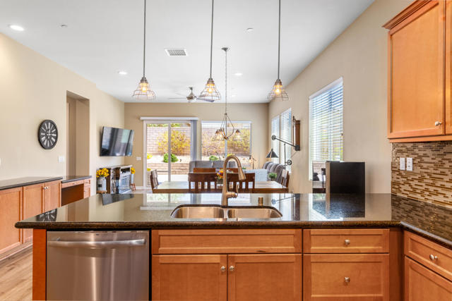 43606 Treviso Drive, Indio CA: https://media.crmls.org/mediaz/58e797d9-005d-4e93-ba06-24654b4508de.jpg