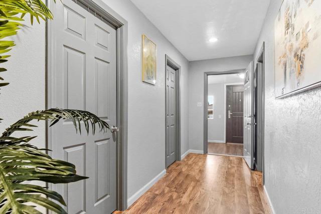 23 27 Alberta Court, San Diego CA: https://media.crmls.org/mediaz/58e7dd84-e714-4be3-945b-529c02e8b1c3.jpg