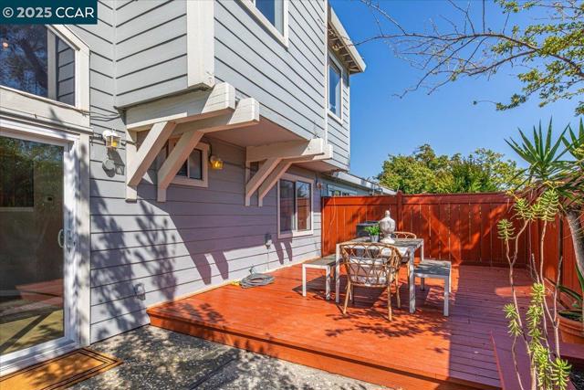 109 Cardoza, Hercules CA: https://media.crmls.org/mediaz/58e83a19-c3ea-4d62-9145-fec60f525410.jpg