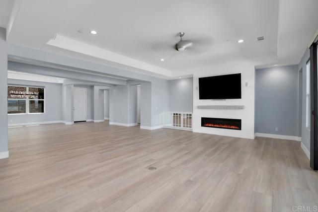 Detail Gallery Image 9 of 46 For 1733 Lemonadeberry Ln, Vista,  CA 92084 - 5 Beds | 3/1 Baths