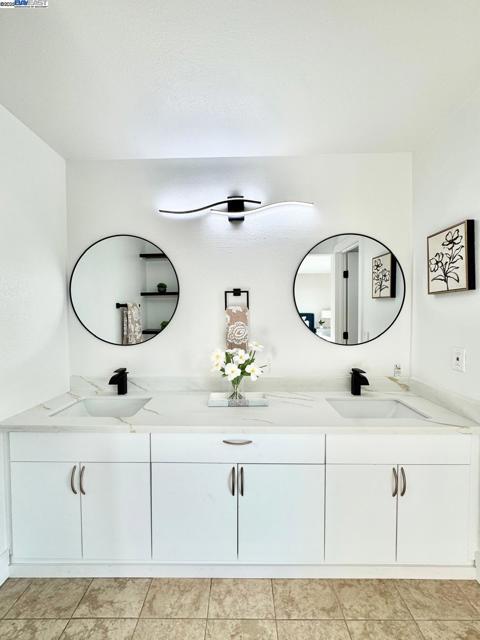 20595 Center St, Castro Valley CA: https://media.crmls.org/mediaz/58e8efd8-8112-4059-8dca-1c24c4a27b23.jpg