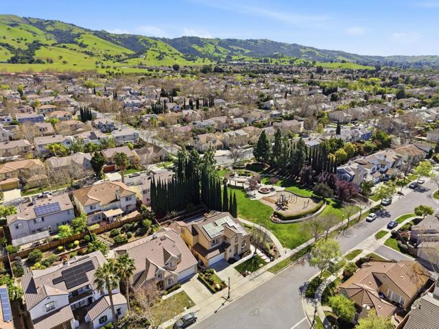 Image 44 of 65 For 3946 Louvre Avenue