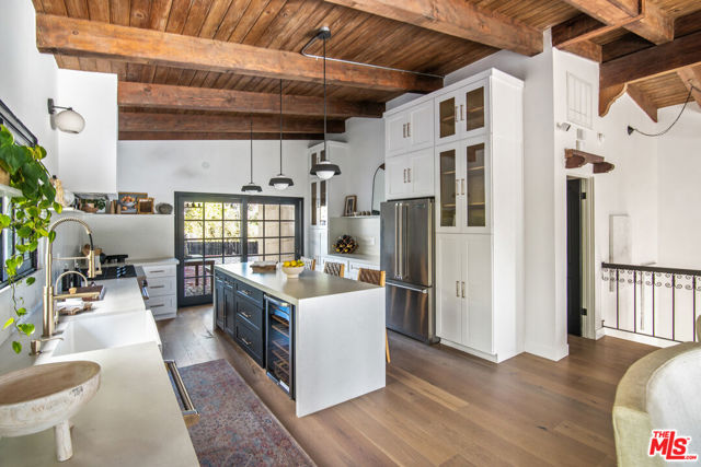 9265 Thrush Way, Los Angeles CA: https://media.crmls.org/mediaz/58e9bc42-4e1a-4513-a0a4-ecdd718816c4.jpg