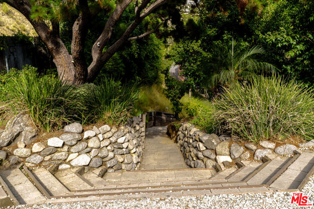 3105 Ledgewood Drive, Los Angeles CA: https://media.crmls.org/mediaz/58e9cdd1-0d60-49cd-8a76-e4dfc9bea778.jpg