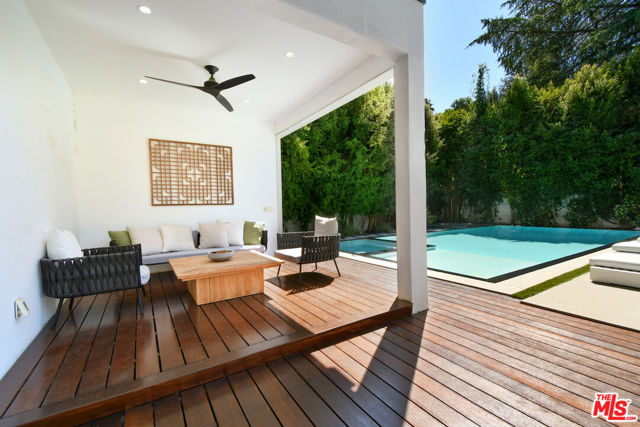 4544 Woodley Avenue, Encino CA: https://media.crmls.org/mediaz/58ea1270-b440-4c38-abe9-50fb2777a6b5.jpg