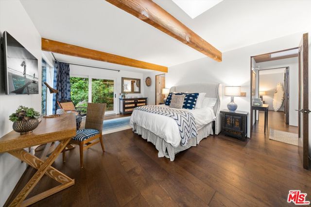 655 Oak Springs Lane, Santa Barbara CA: https://media.crmls.org/mediaz/58ea3d9b-d6b5-4dc4-b10e-2849b720750f.jpg