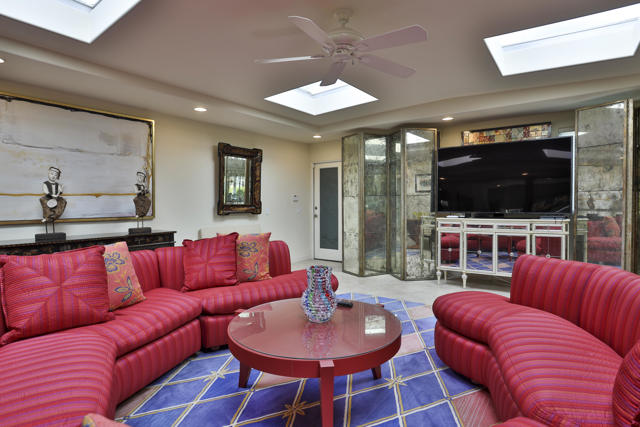 45735 Pawnee Road, Indian Wells CA: https://media.crmls.org/mediaz/58ea61e6-2a1d-4085-824e-3576bdbac580.jpg