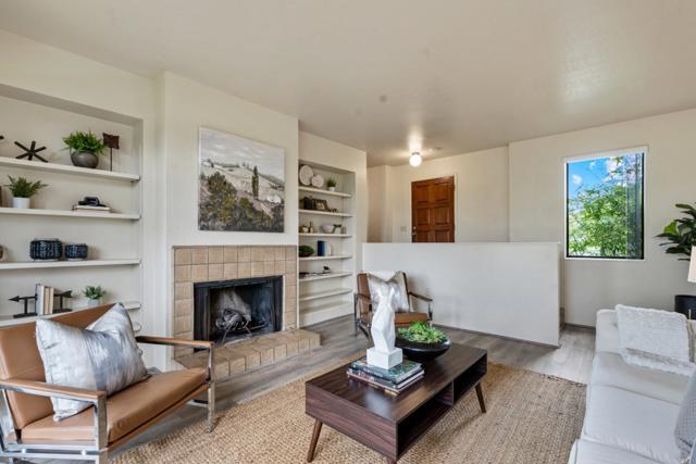 30 Donnas Lane, Hollister CA: https://media.crmls.org/mediaz/58ea702a-b8f7-417f-924e-a396d98e2899.jpg