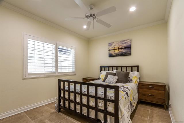 728 Jamaica Ct, San Diego CA: https://media.crmls.org/mediaz/58eab250-c505-48ae-9c69-e0c13fa6ea6c.jpg