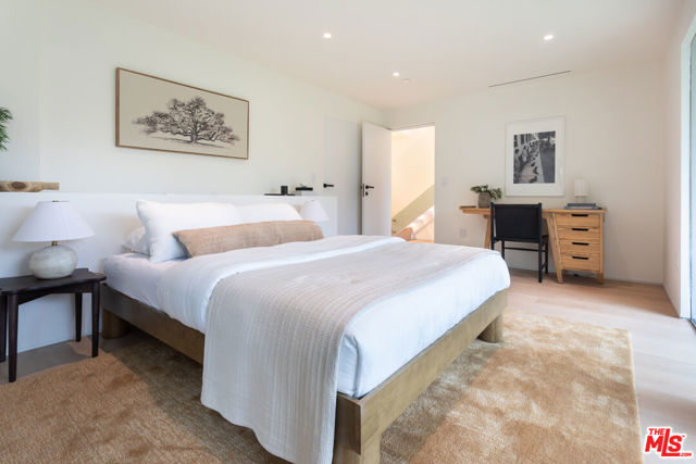 1943 Sunset Plaza Drive, Los Angeles CA: https://media.crmls.org/mediaz/58ead884-6082-4a2a-b05b-0e73292dc72f.jpg