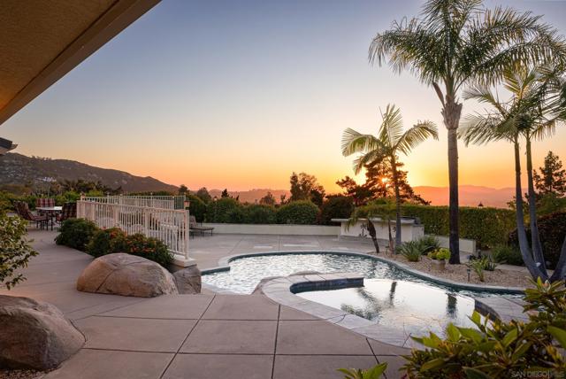 13671 Orchard Gate Rd, Poway CA: https://media.crmls.org/mediaz/58eb465f-18a6-4e6d-bb5e-429d877b2047.jpg