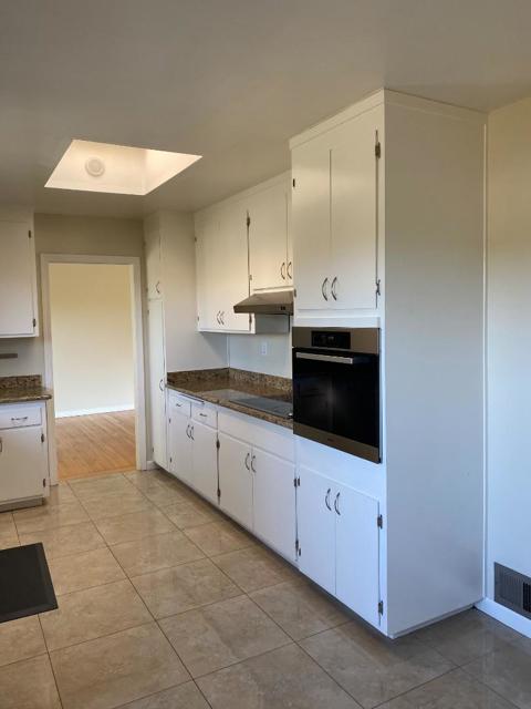1456 Bel Aire Road, San Mateo CA: https://media.crmls.org/mediaz/58ebc6b8-5fbe-4b7c-aacf-0218dc440405.jpg