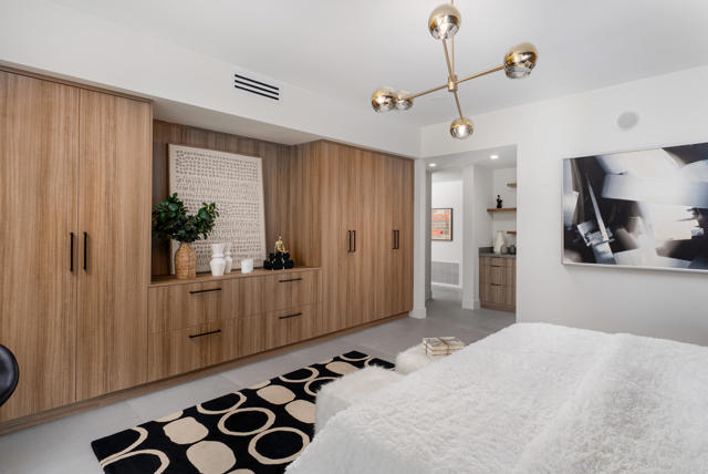 172 Desert Lakes Drive, Palm Springs CA: https://media.crmls.org/mediaz/58ebec06-5081-4f0f-a90a-2654aa59f633.jpg