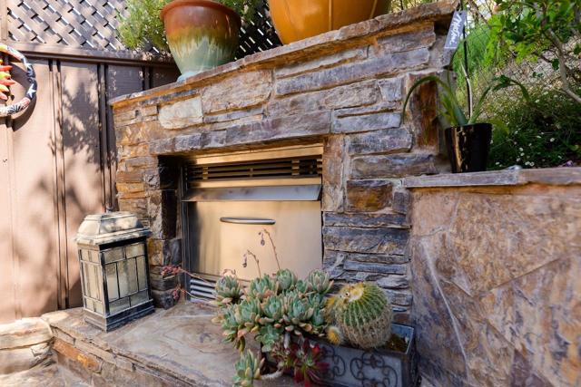 307 Sidesaddle Circle, Scotts Valley CA: https://media.crmls.org/mediaz/58ec0309-e97d-4d1c-b1c1-96bad5ee1405.jpg