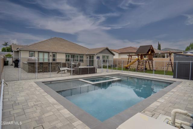 3262 Jacinto Court, Simi Valley CA: https://media.crmls.org/mediaz/58ecc879-95c6-496e-b915-14cd8988da34.jpg