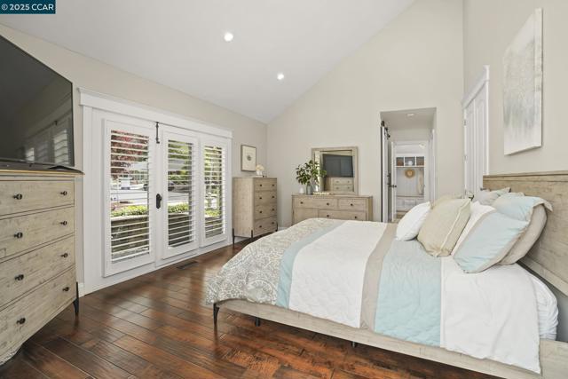 24 Ray Ct, Alamo CA: https://media.crmls.org/mediaz/58ed0473-8230-4485-b36c-efed62f9494f.jpg