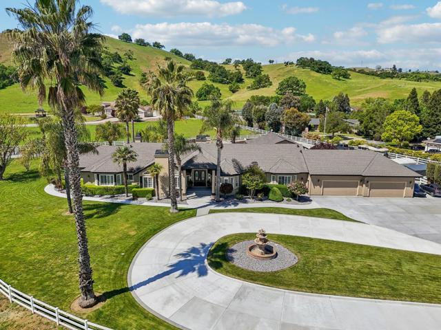 12755 Santa Teresa Boulevard, San Martin CA: https://media.crmls.org/mediaz/58ed1251-8284-4232-b9af-5ad2a19e01fe.jpg