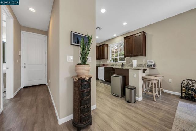 1037 Gridley Dr, Pittsburg CA: https://media.crmls.org/mediaz/58ed1725-22ce-4eef-97dd-993c3560129d.jpg