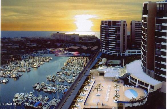 4335 Marina City, Marina del Rey CA: https://media.crmls.org/mediaz/58ef8e44-8b89-4648-9951-d1e565b78e33.jpg