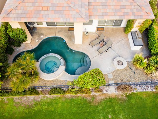 371 Tomahawk Drive, Palm Desert, CA 92211