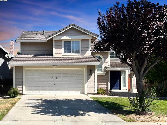 85 Phillips Ct, Tracy CA: https://media.crmls.org/mediaz/58f16241-a575-45a2-9bc0-8006b45062d1.jpg